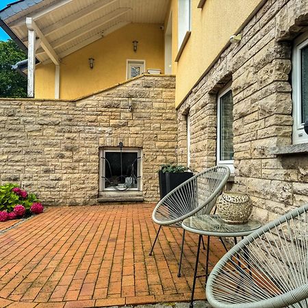 Souterrain Apartment Mit Eigenem Eingang Und Terasse Sarstedt Exterior foto